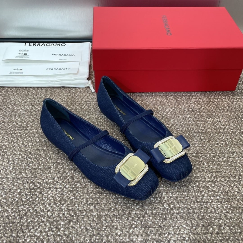 Ferragamo flat shoes